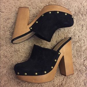 Bohemian black clogs